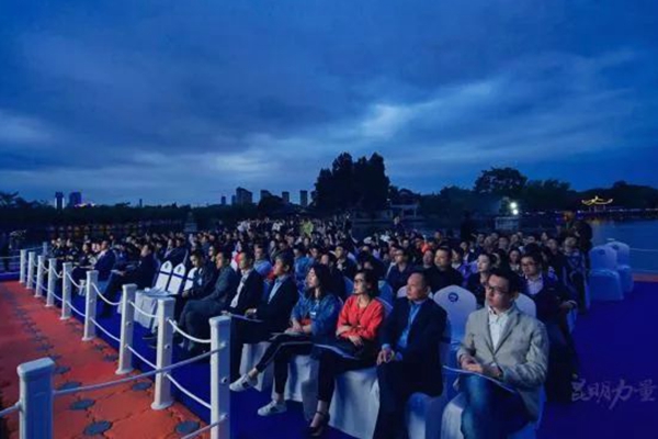 水上舞臺(tái) 水上平臺(tái) 水上浮筒 廣州中航水上設(shè)施建造有限公司